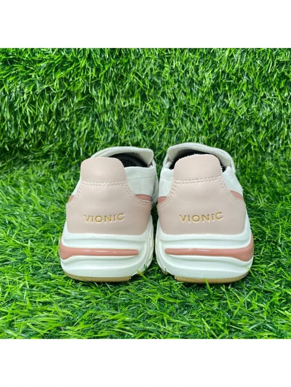 NEW Vionic 23Walk Loafer Women's Size 8 Loafers Slip-Ons Cream Suede 2296